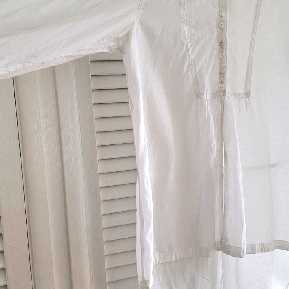 White Tunic style lightweight blouse by Birger et Mikkelson. - Picture 5 of 6